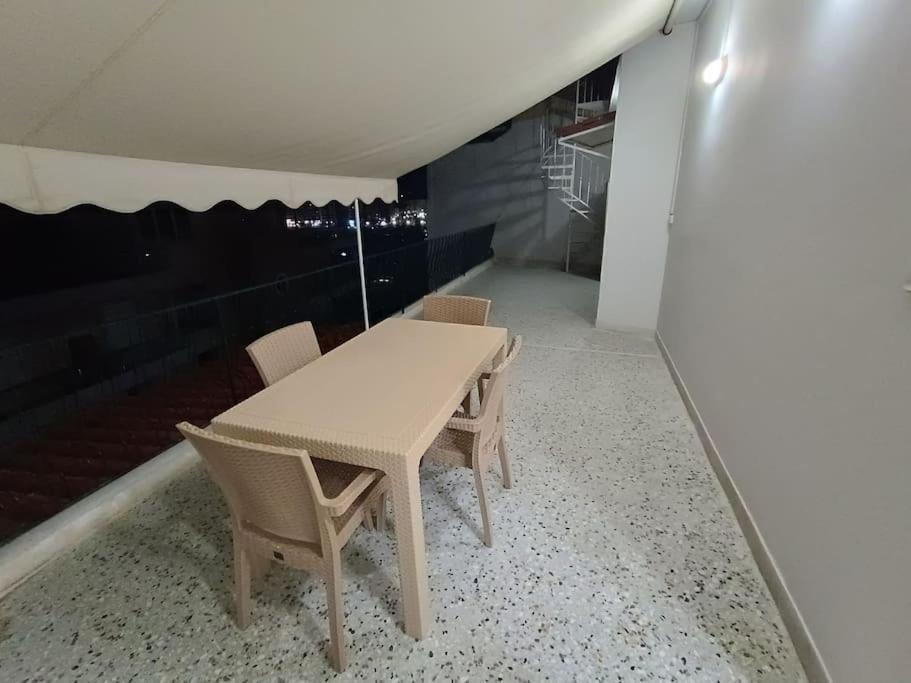 Athens Sky Suites 1 Пирей Экстерьер фото